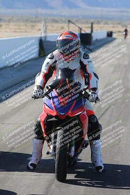 media/Dec-01-2025-Moto Forza (Mon) [[2daa91e15f]]/4-Around the Pits/